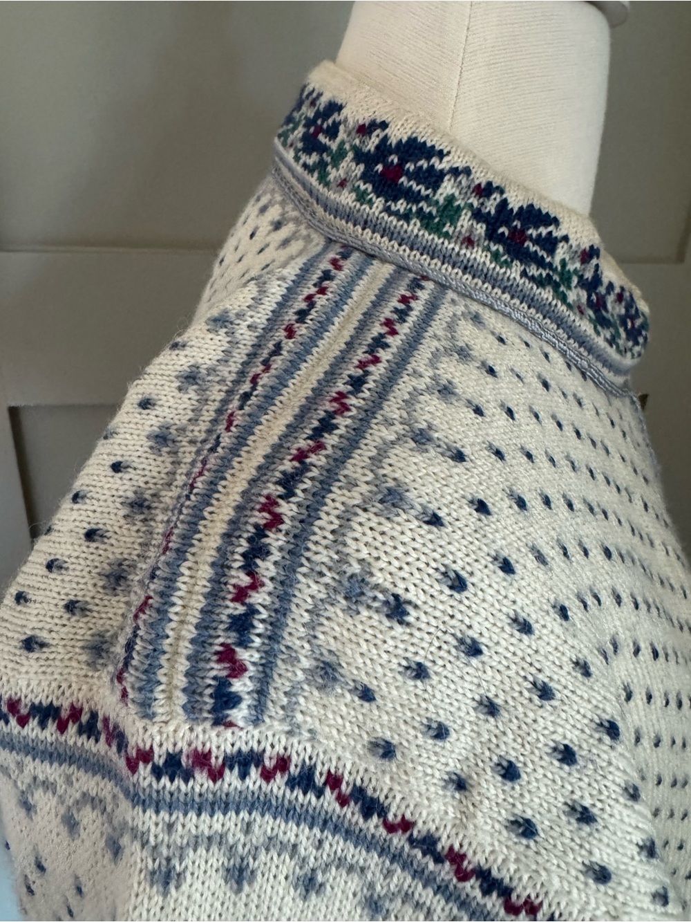 Dale of Norway Classic Nordic Knit Cardigan Jacket Cream & Blue - Picture 5 of 9